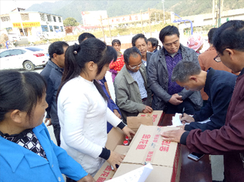 情系毛畈村，將黨建工作深入地方扶貧 